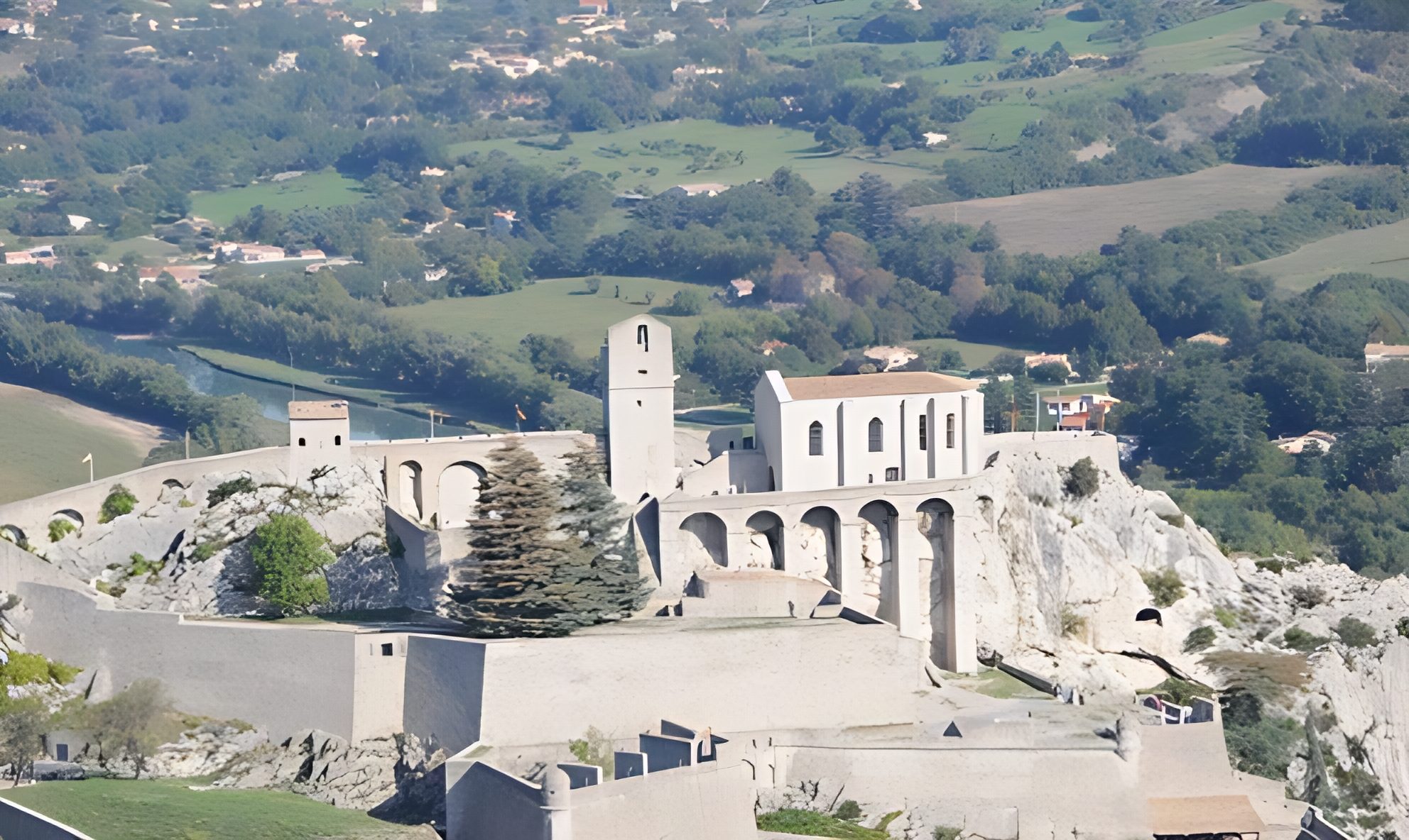 LA CITADELLE DE SISITERON LA CITADELLE DE SISTERON
