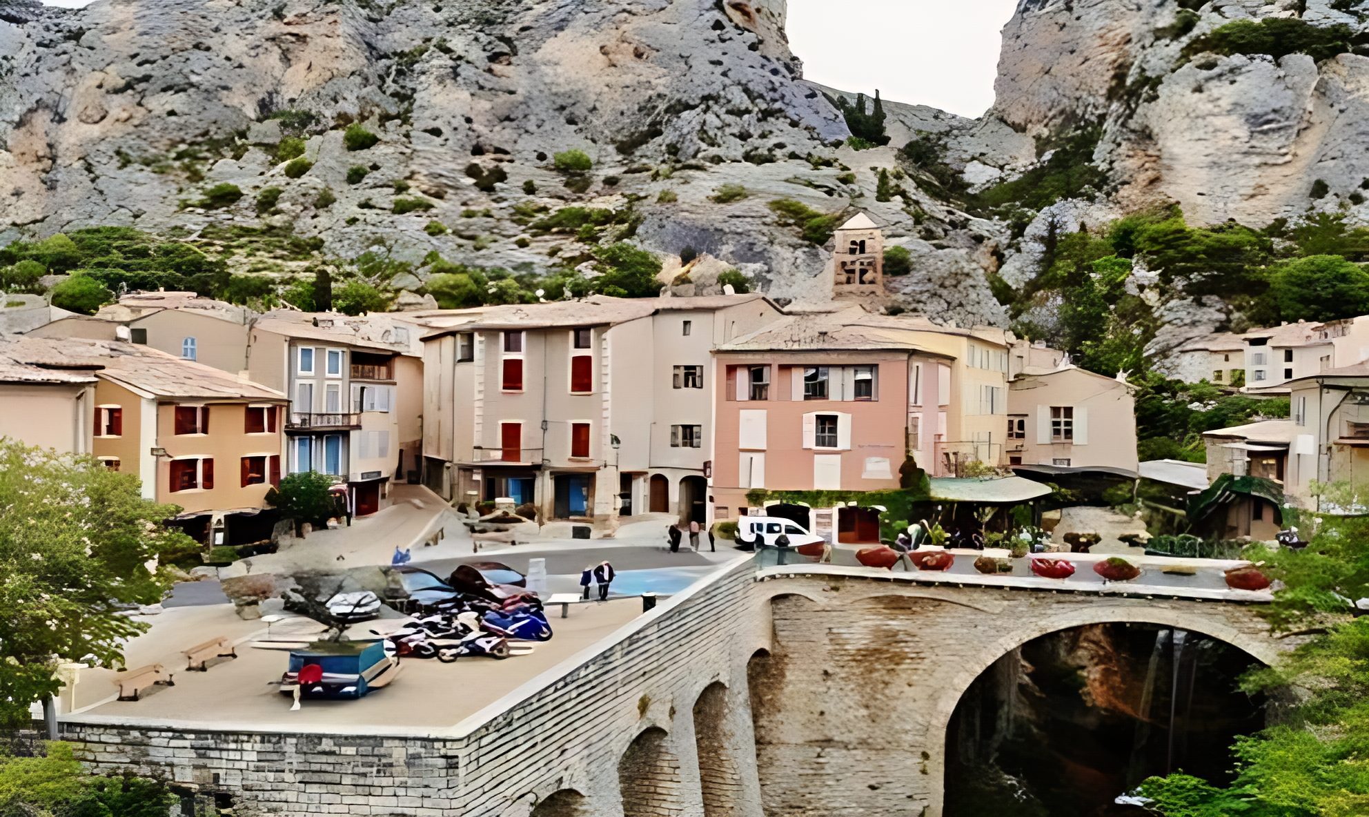 MOUSTIERS SAINTE-MARIE MOUSTIERS SAINTE-MARIE