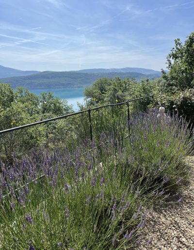 La maison côté Lavande, location de vacances à Saint-Laurent-du-Verdon La maison côté Lavande, location de vacances à Saint-Laurent-du-Verdon